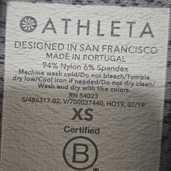 Athleta top with thumb holes size xs - Picture 4 of 10